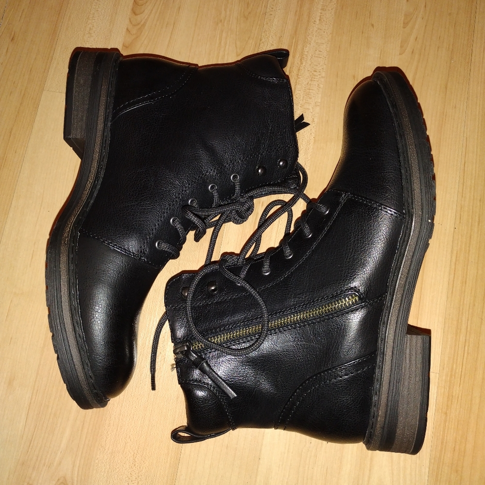 BareTraps Combat Boots